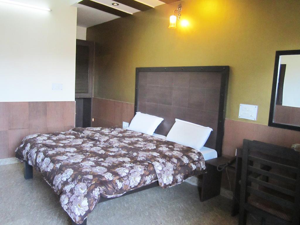 Hotel Chitra Heritage Харидвар Номер фото