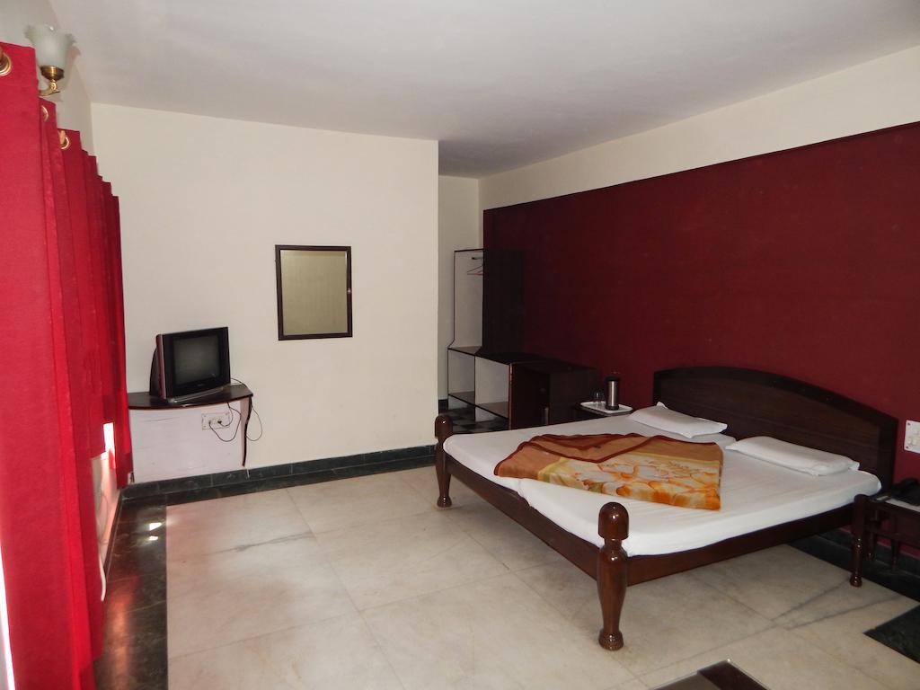 Hotel Chitra Heritage Харидвар Экстерьер фото